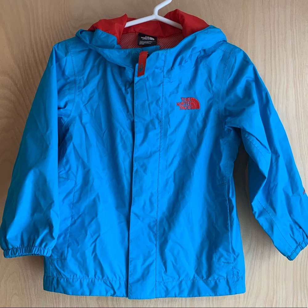 Toddler Boys TNF rain jacket, size 2T. EUC
